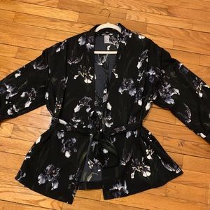 Floral Wide Sleeve Blazer